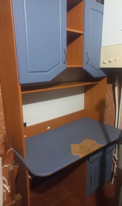 Шкаф та письмова частина