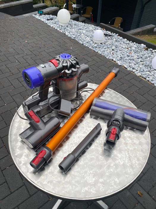 Dyson v8 пилосос бв