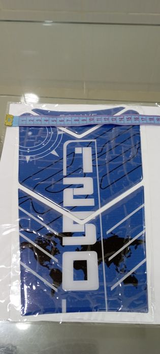 Наклейка на топливный бак мотоцикла