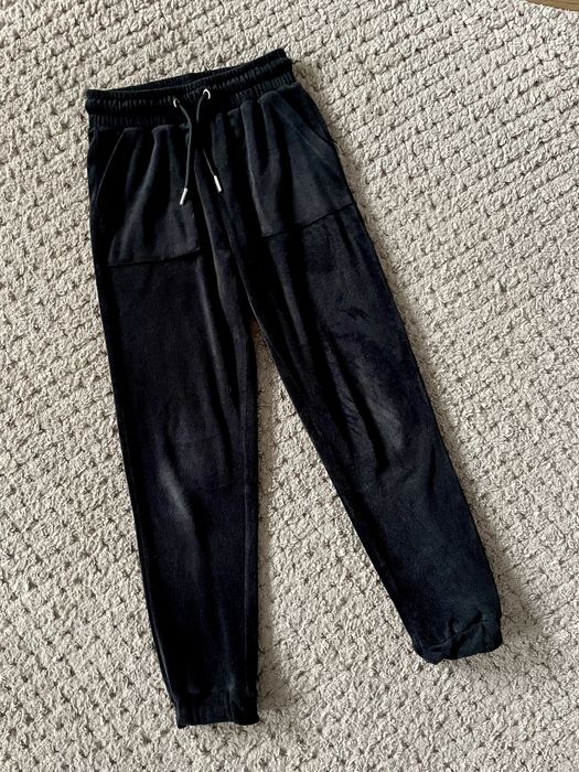 #2 Czarne spodnie welurowe dla dziewczynki r. 134