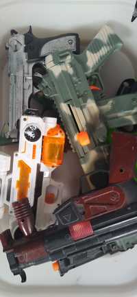 Brinquedos pistolas Nerfs revólveres armas