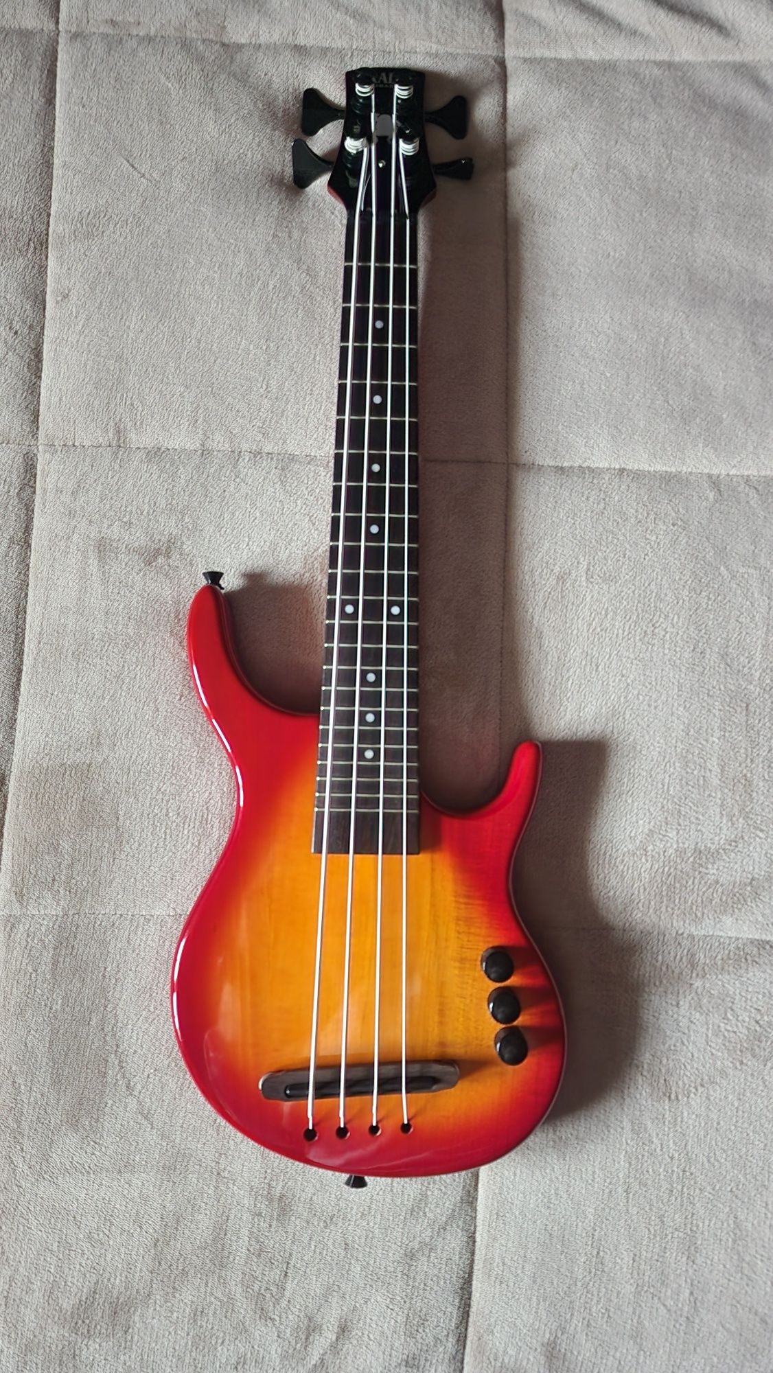 Baixo ukulele Kala SUB U-bass