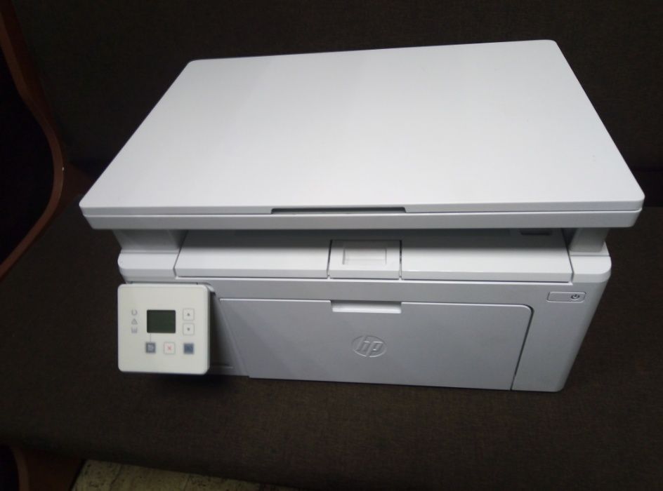 Лазкрный принтер МФУ hp m130а отличное состояние