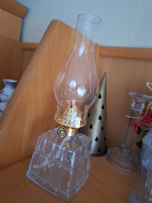 Fajna, nietypowa lampa naftowa