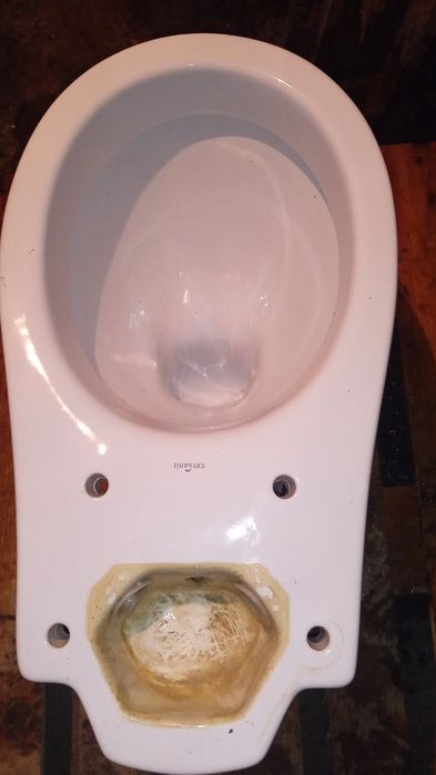 Продам унитаз cersanit