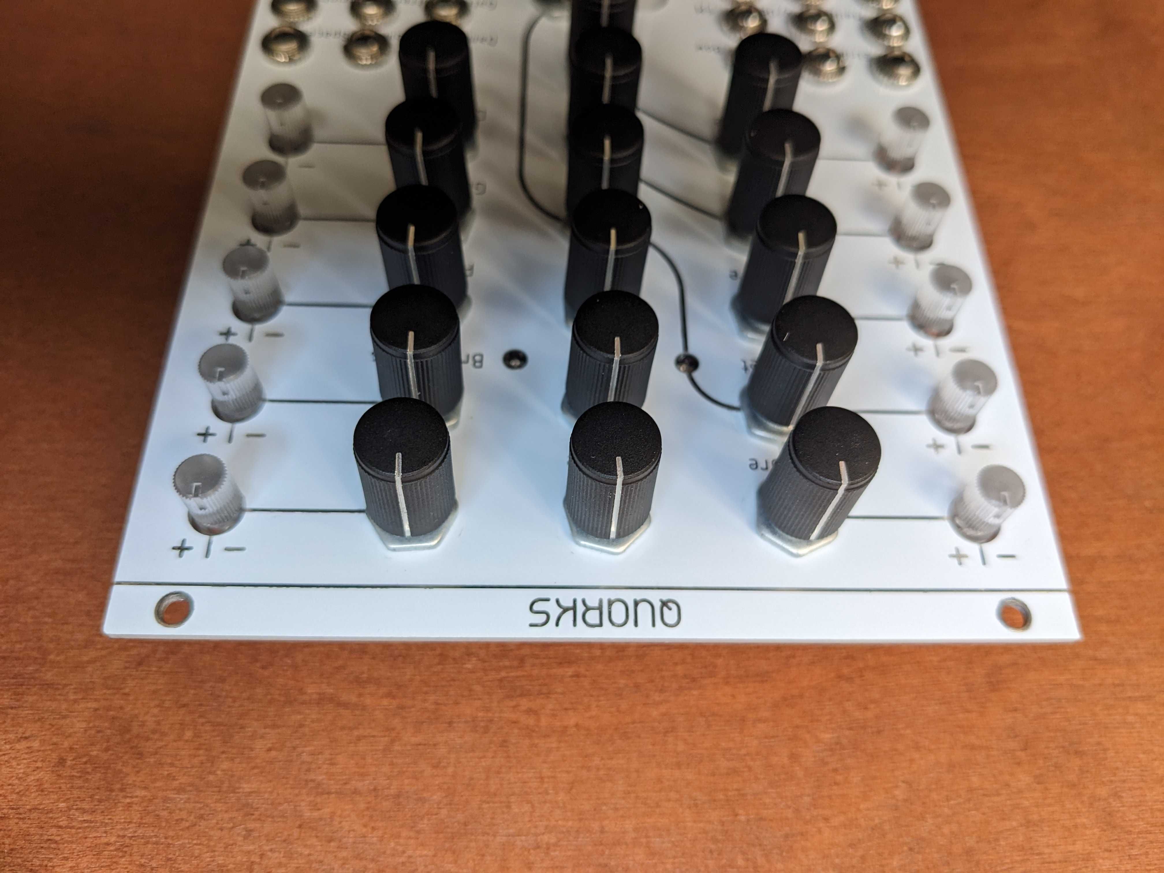 Quarks Mutable Elements eurorack moduł