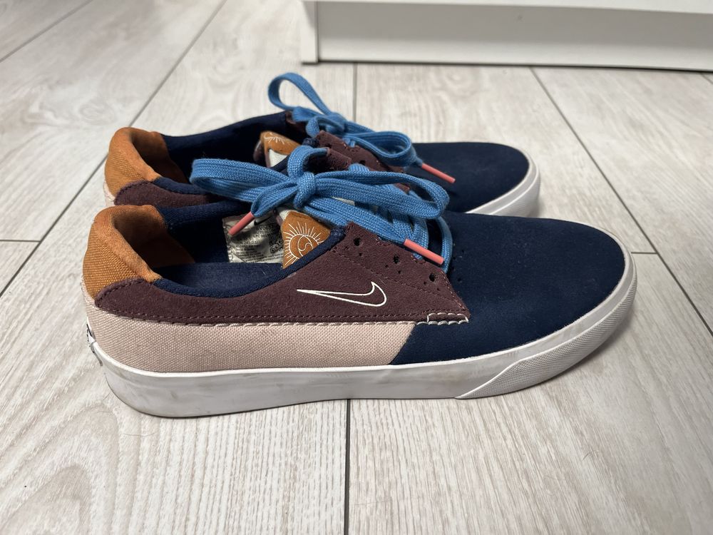 Nike SB  BV0657-404