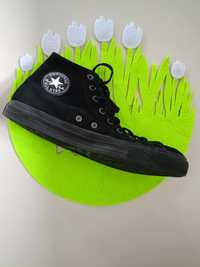 Lewy but trampek  Converse 44