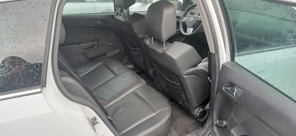 Opel Astra h kombi fotele skóra kubełki Recaro podgrzewane