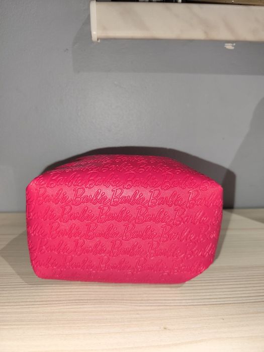 Barbie różowa pojemna śliczna kosmetyczka damska