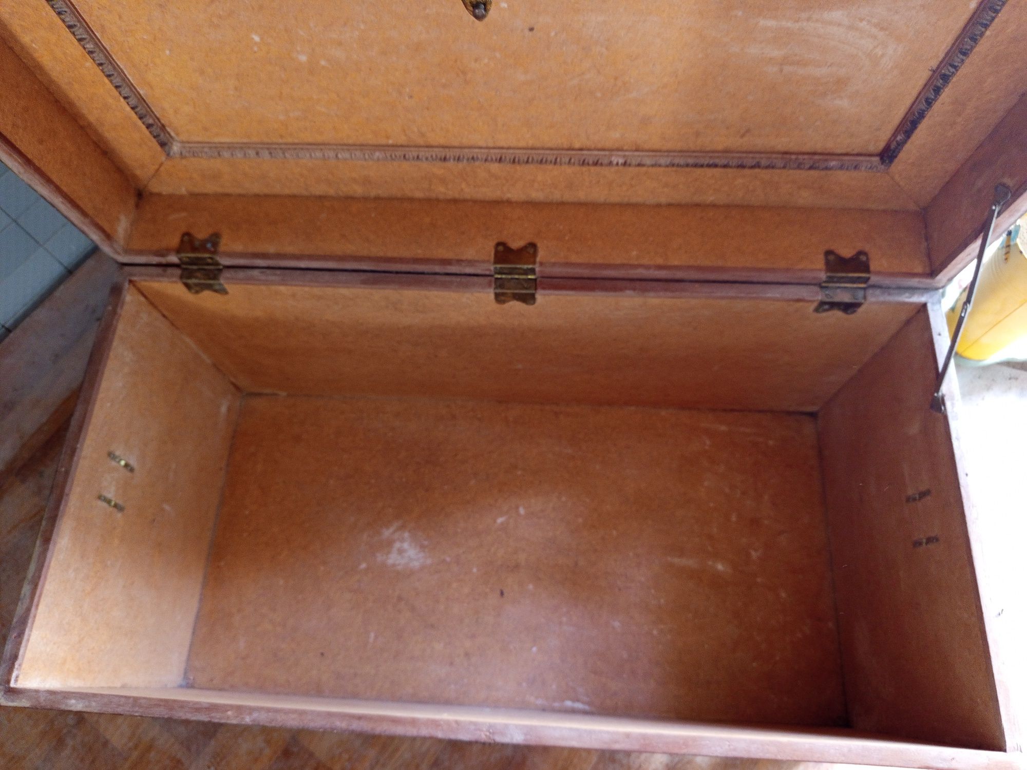 Arca esculpida séc XIX