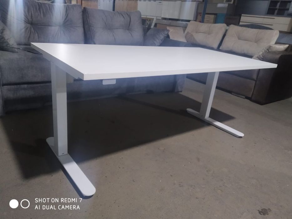 Стіл компьютерний підьомний 1.6 м