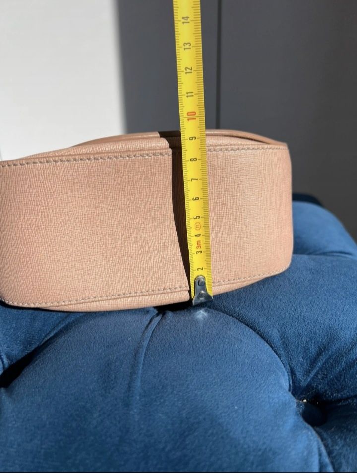 Torebka Coccinelle Clementine Soft pudrowy róż crossbody Safiano