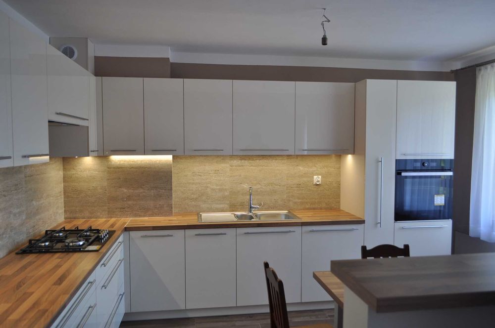 Meble na wymiar. Szafy Kuchnie Biurka Meble Łazienkowe