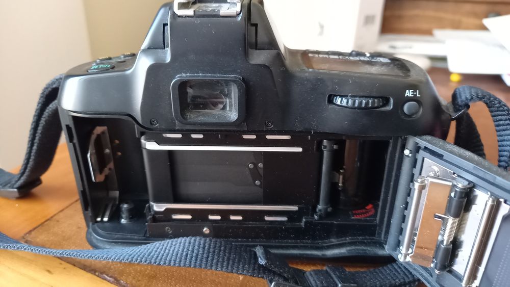 Nikon F70 (corpo + objetiva)