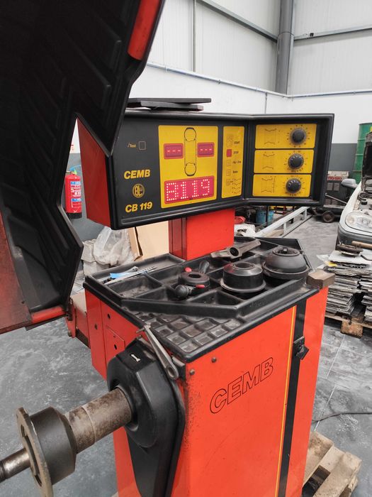 Máquina calibrar rodas Cemb
