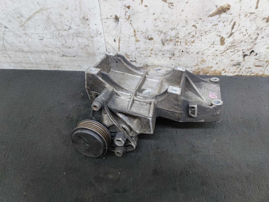 Audi A4 B5 Łapa Mocowanie Sprężarki