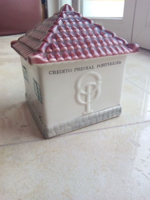 Casa mealheiro - Credito Predial Português