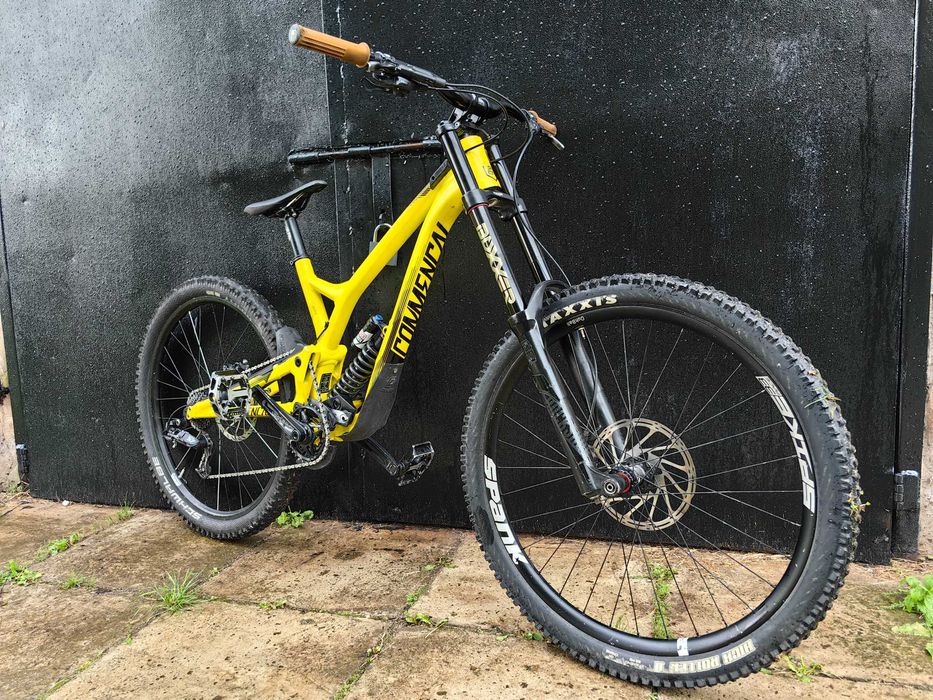 Commencal Supreme v4 M Dh Fr
