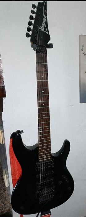Guitarra elétrica IBANEZ S 270 HSH com Floyd Rose Ibanez