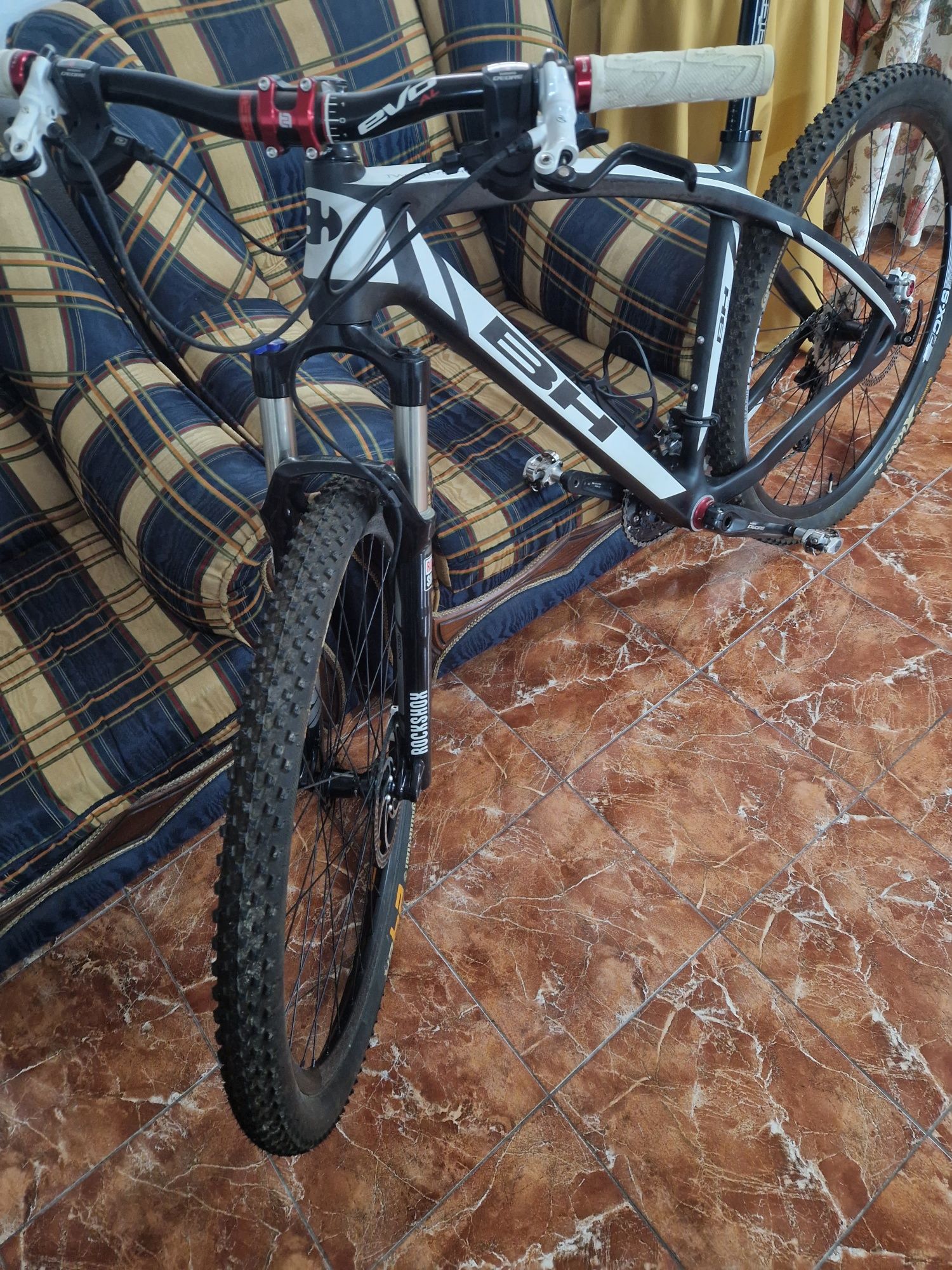 Bicicleta  r29 carbon