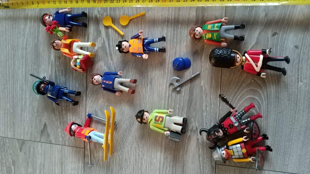 Ludziki, figurki, postacie. smerfy, pszczółka maja, playmobil. Idealne