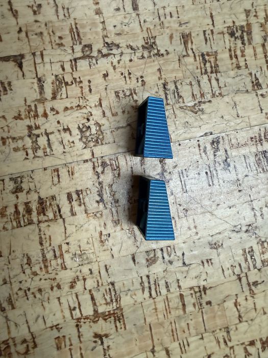 Zestaw dwóch metalowych temperówek niebieski