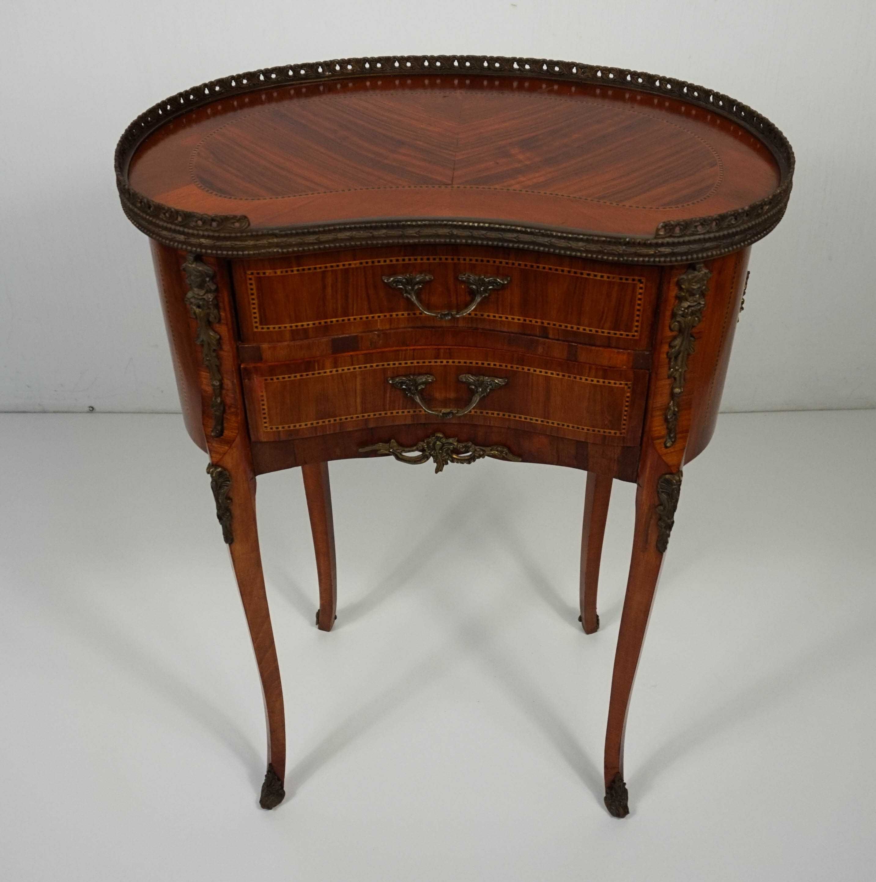 Stary piękny stolik /szafka w kształcie nerki -Francja