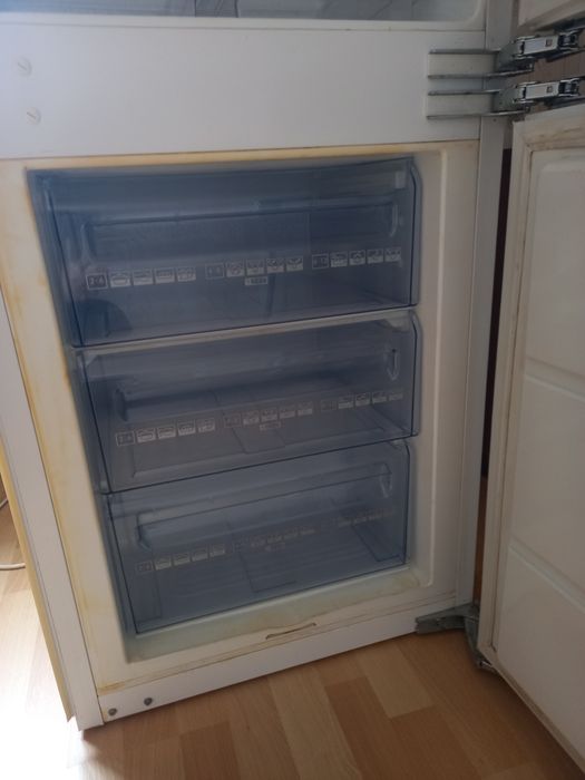 Холодильник встраиваемый AEG два компрессора, ул. Передовая