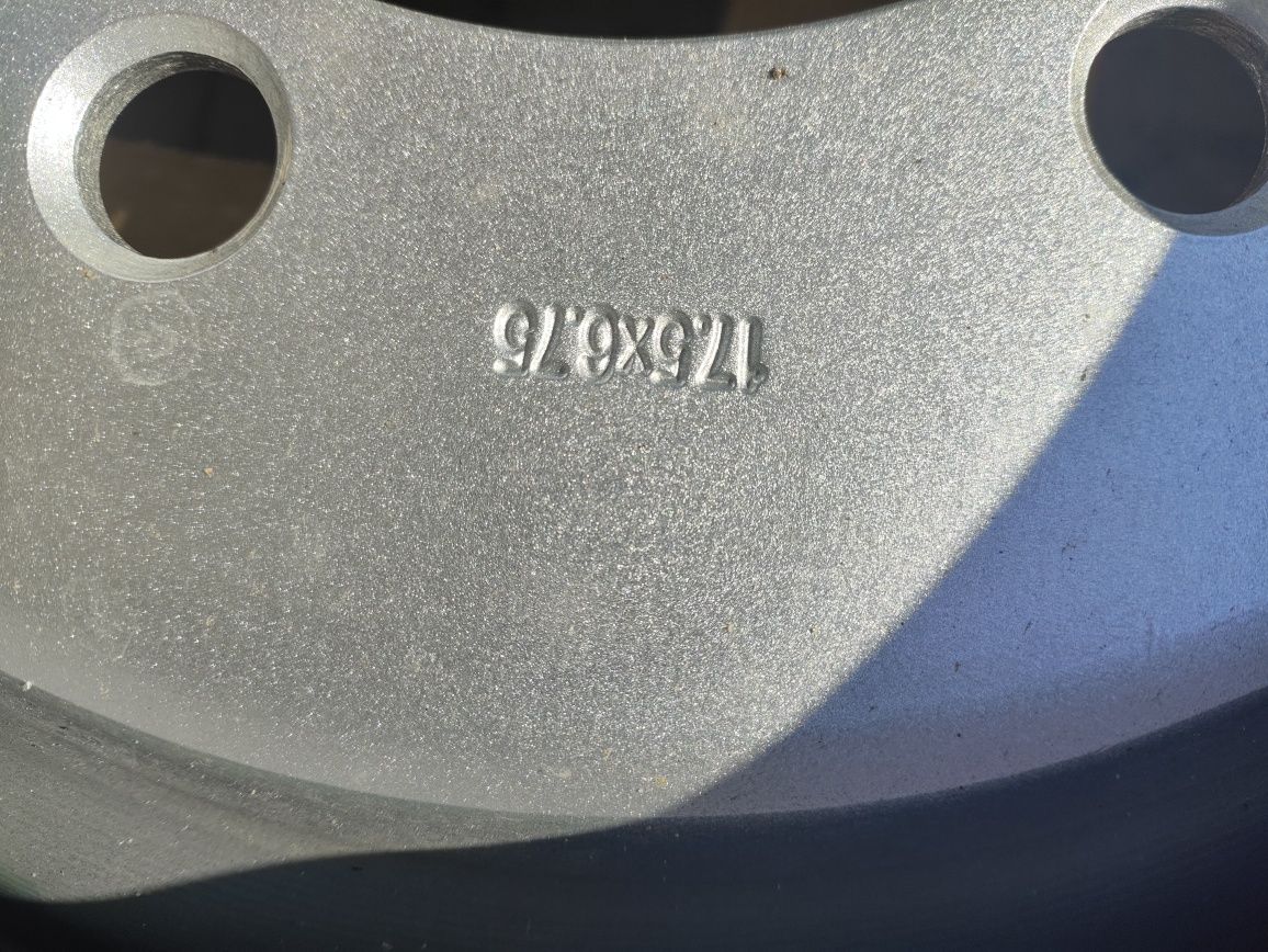 Felga do przyczepy rolniczej 6,75X17,5 6x205 ET0 225/70r17,5