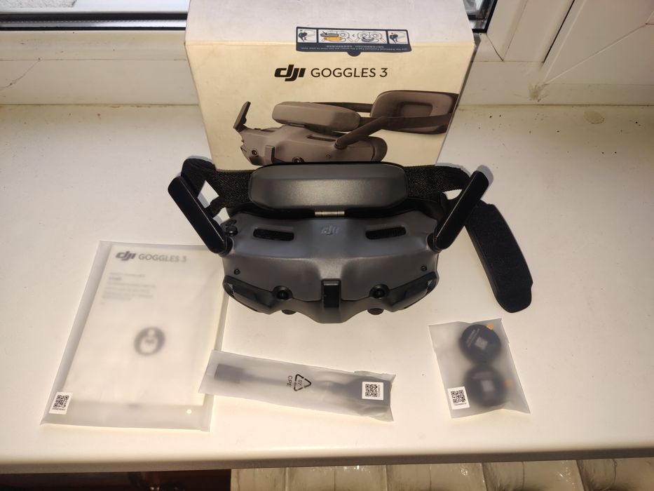 DJI   Goggles   3
