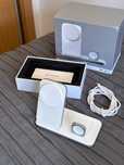 Nomad Stand One Max 3-in-1 Charging Hub (Qi2) na cor branca