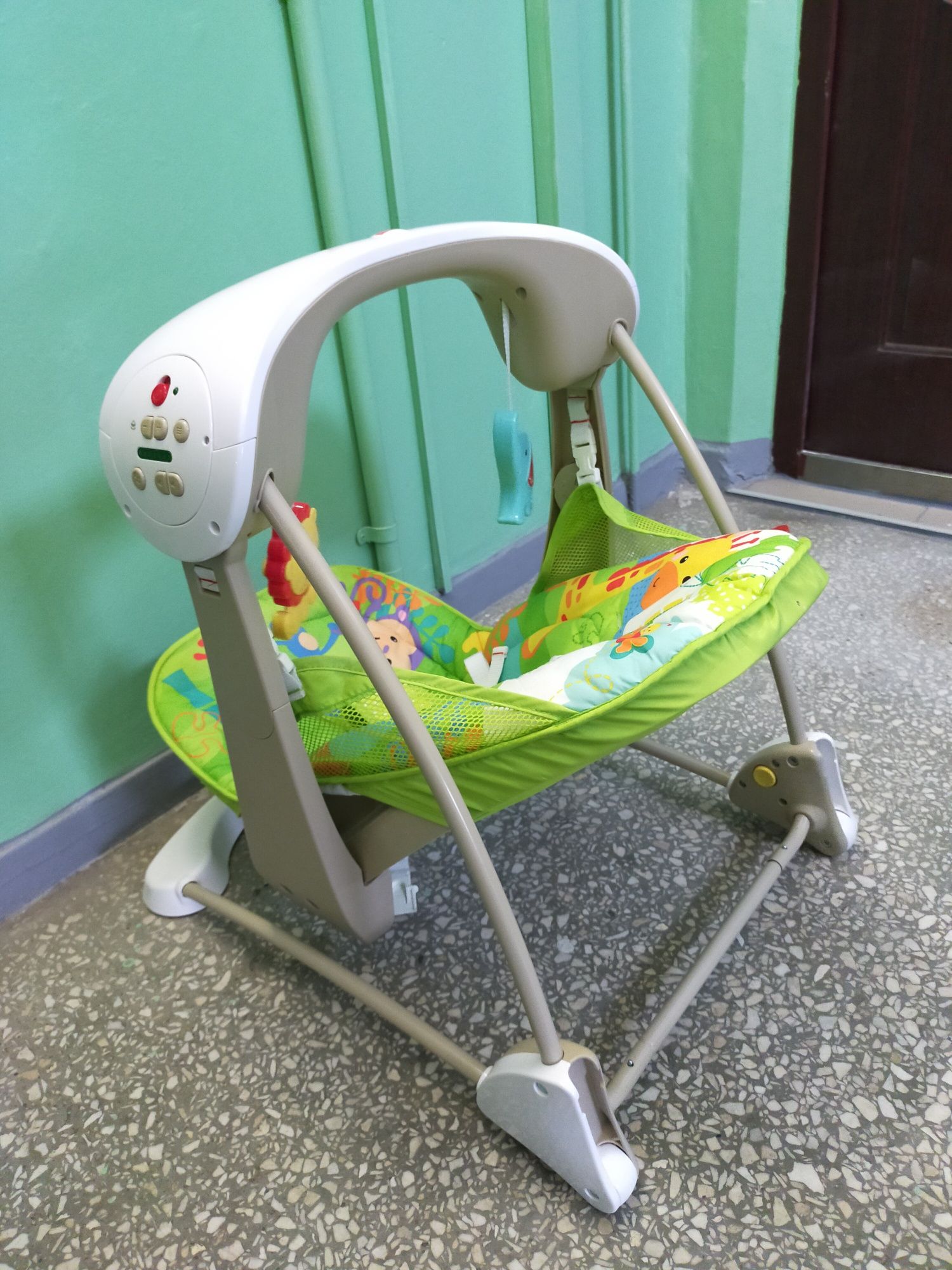 Bujaczek lezaczek  huśtawka Fisher Price na baterie