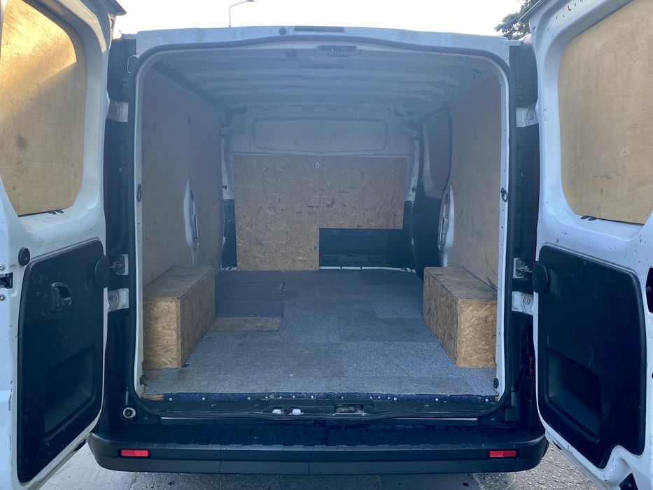 Wynajem blaszak furgon L2H1 Long  Renault Trafic/Vivaro/Expert