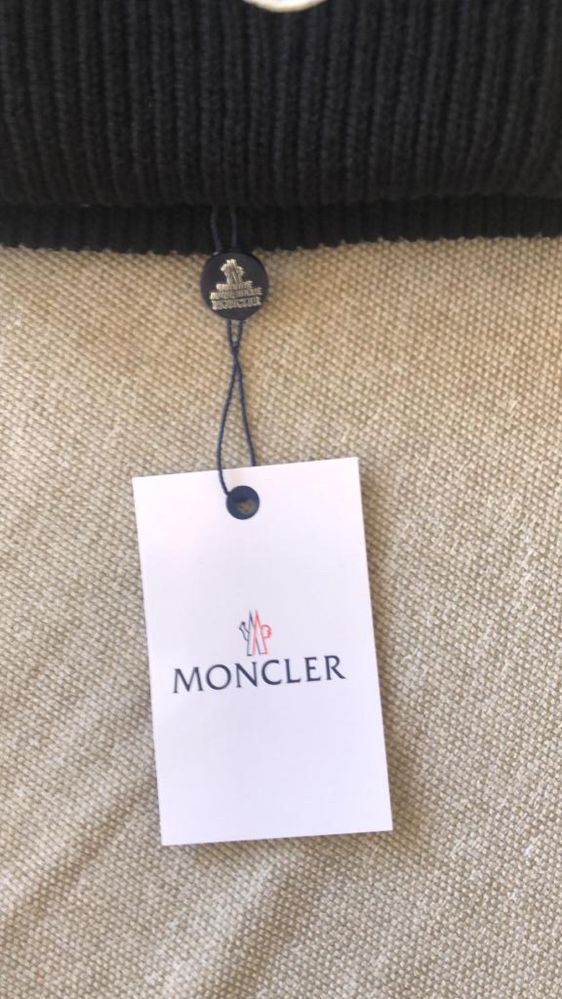 Gorro moncler novo com etiqueta