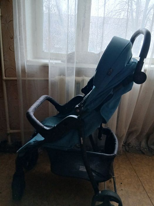 Прогулянкова коляска