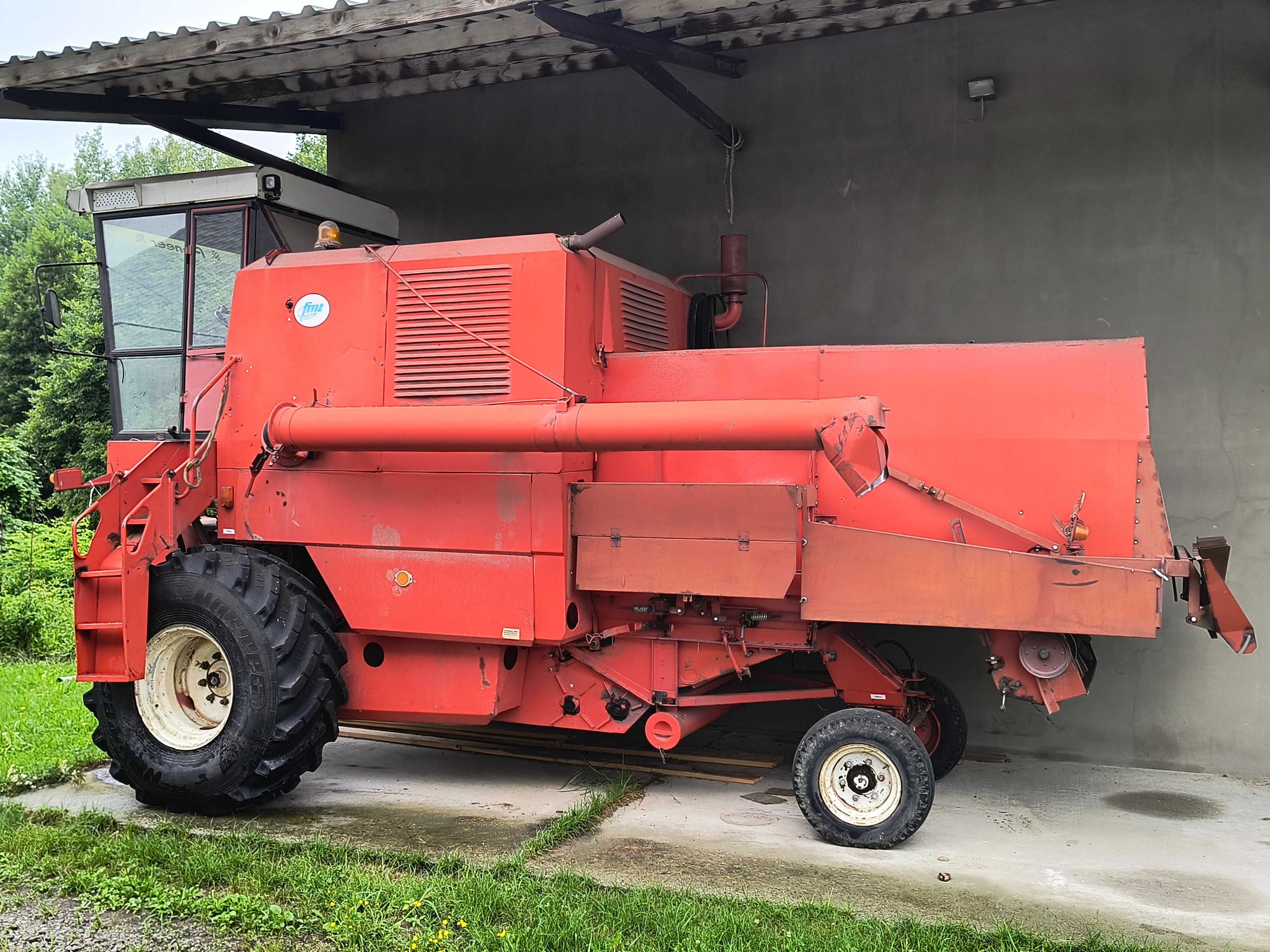 kombajn zbożowy Bizon Z056