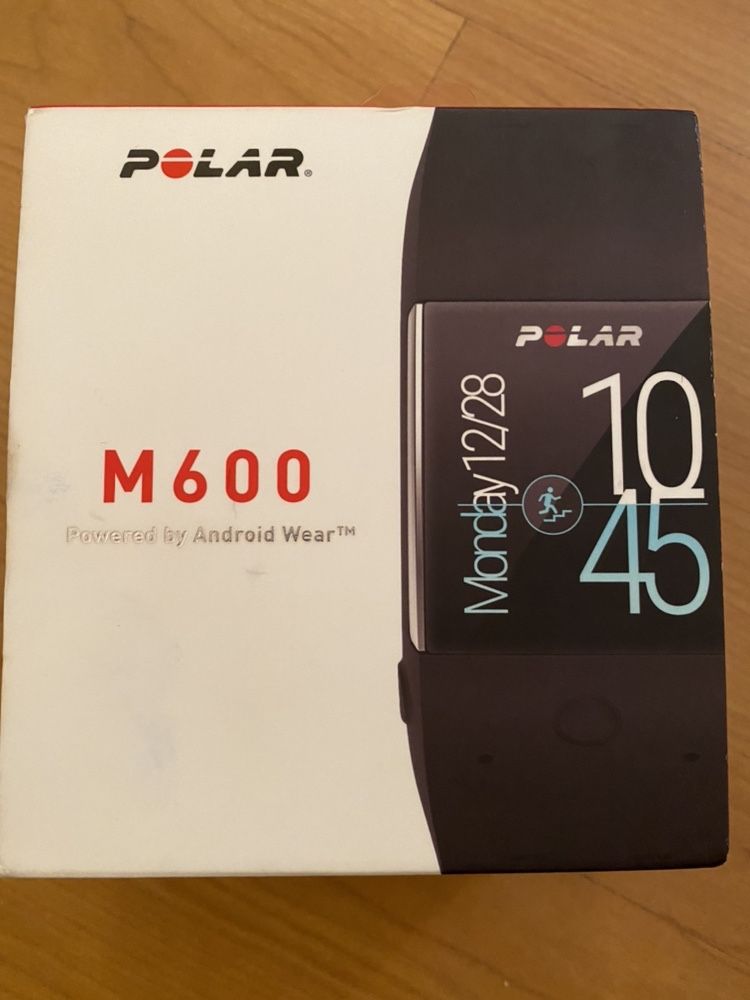 Smartwatch + Sportwatch Polar M600