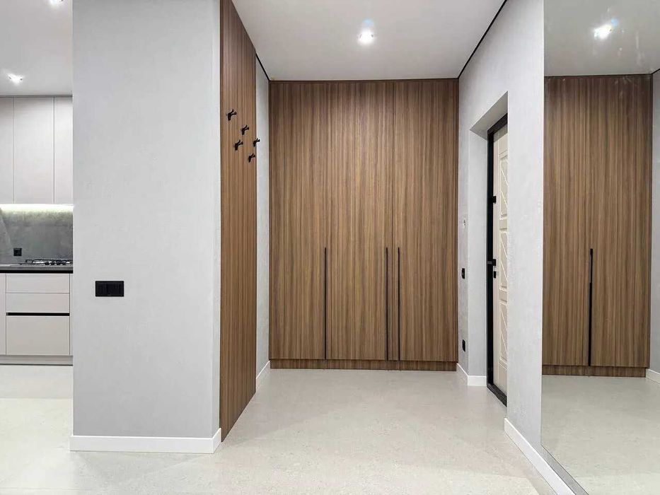 Шикарна двійка з кухнею-студією поблизу центру