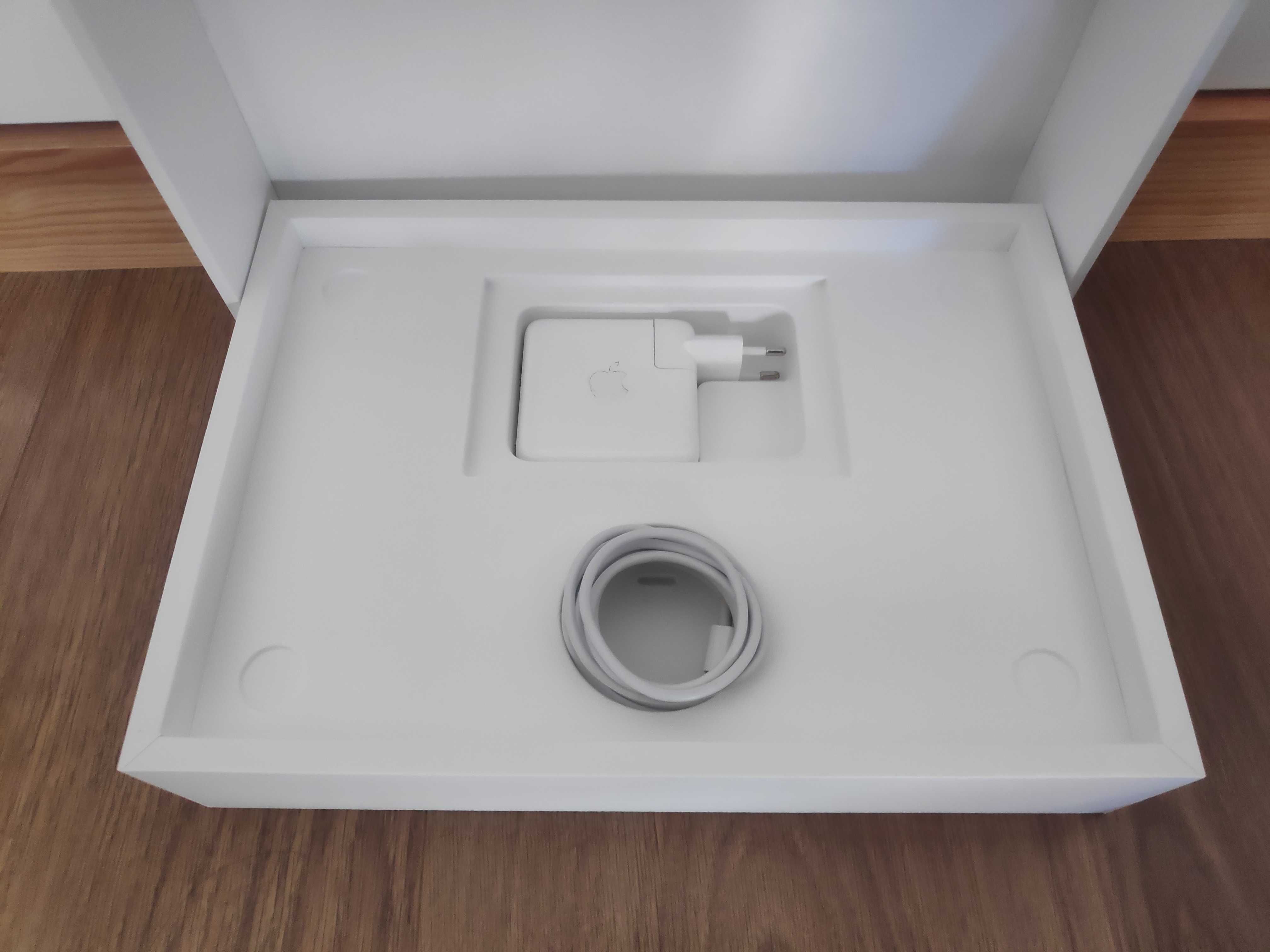 OPORTUNIDADE MacBook Pro 13'', 2020, i7-2,3GHz, 16GB, 512GB SSD. Prat