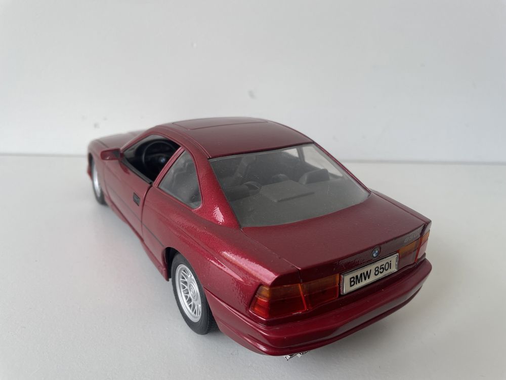 146. Model BMW 850I 1:18 Maisto (nie bburago maisto revell)