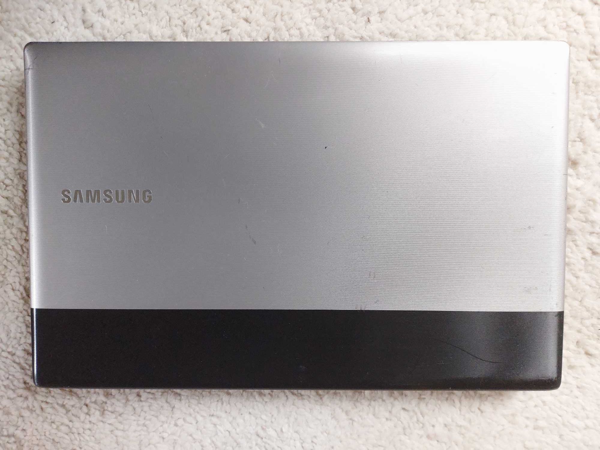 Laptop Samsung NP-RV720-S03 17.3" Core i5-2410M GeForce GT 520M