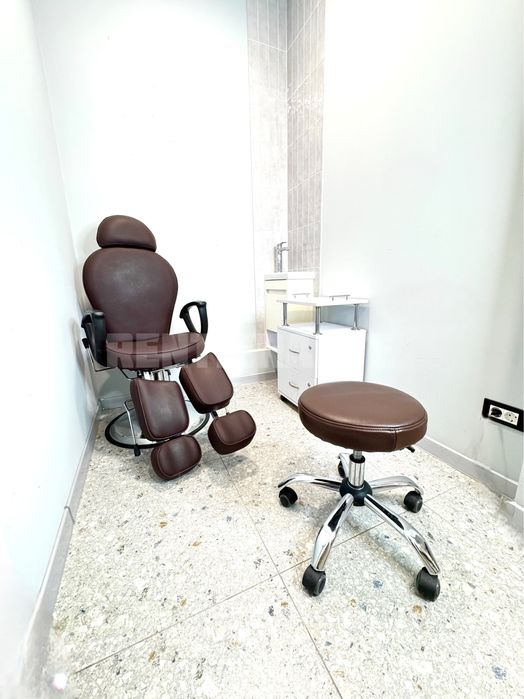 Сдам рабочее место маникюр педикюр