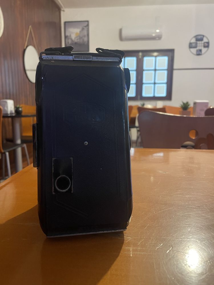 Maquina fotografica muito antiga