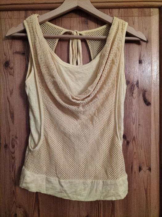 Dwuwarstwowy top z ozdobną siateczką