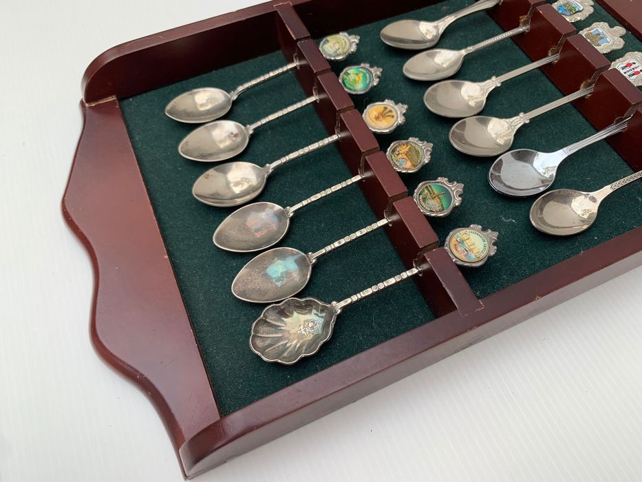 Colheres de coleção com expositor