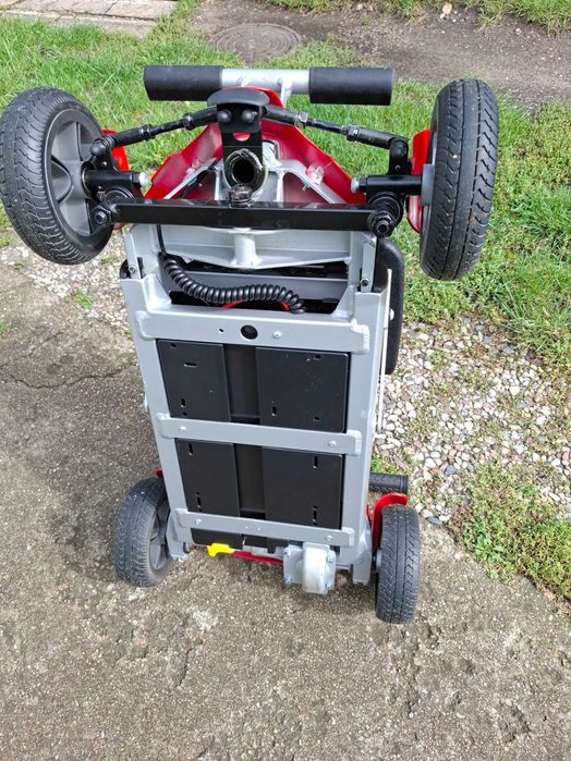Skuter elektryczny składany – podróżny Ayla Vermeiren
