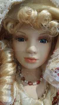 Фарфоровая коллекционная кукла