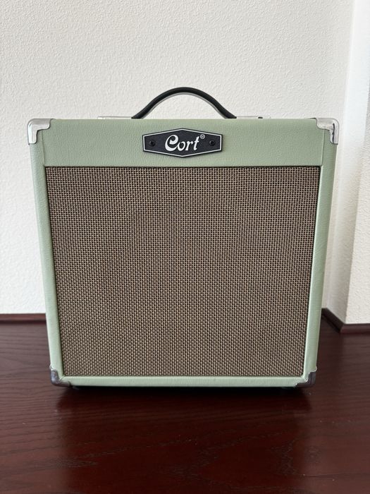 Комбопідсилювач Cort CM15R