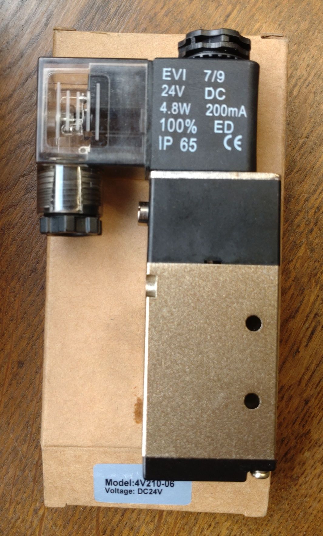 5x Elektromagnetyczny zawór pneumatyczny 4V21006 Nowe